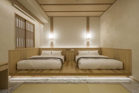 Down comforters, in-room safe, desk, laptop workspace