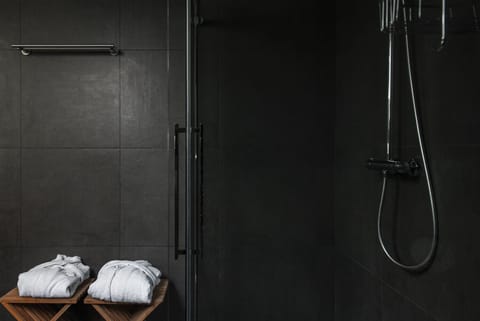 Room | Bathroom shower