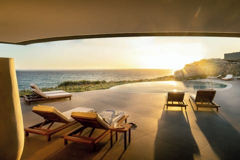 Couples treatment rooms, sauna, steam room, body treatments