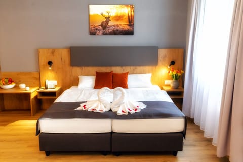 Double Room | Egyptian cotton sheets, premium bedding, in-room safe, blackout drapes