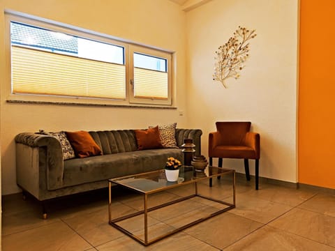 32-inch Smart TV with satellite channels, TV, first-run movies