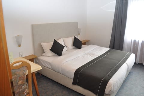 Basic Double Room | Hypo-allergenic bedding, individually decorated, free WiFi