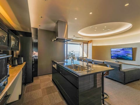 Private kitchen | Microwave
