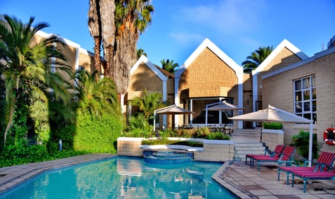 Outdoor pool, sun loungers