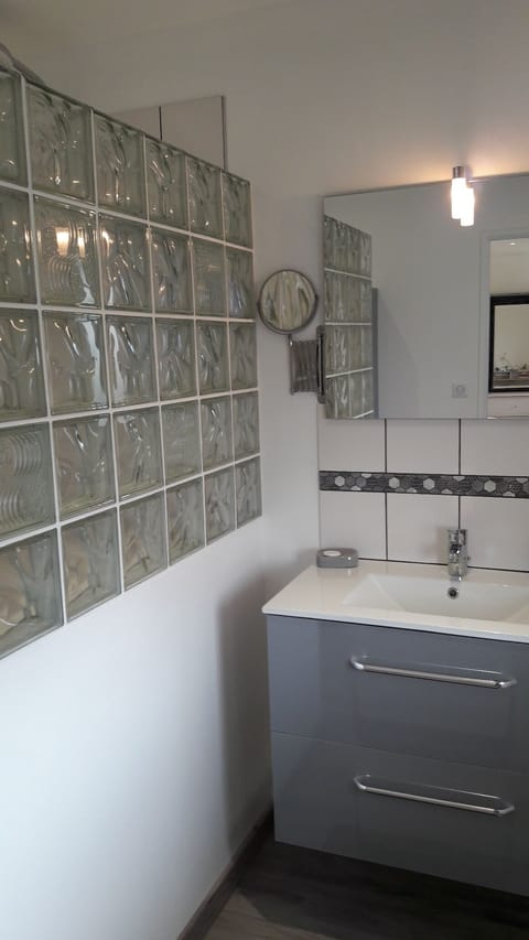 Superior Triple Room | Bathroom | Shower, hair dryer, towels, soap