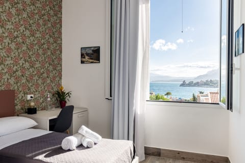 Double or Twin Room (4 - Solanto) | Memory foam beds, individually decorated, individually furnished, desk