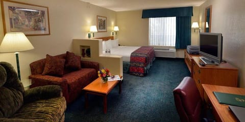 Premium bedding, in-room safe, desk, blackout drapes