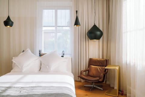 Deluxe Double Room | Hypo-allergenic bedding, free minibar, in-room safe, desk