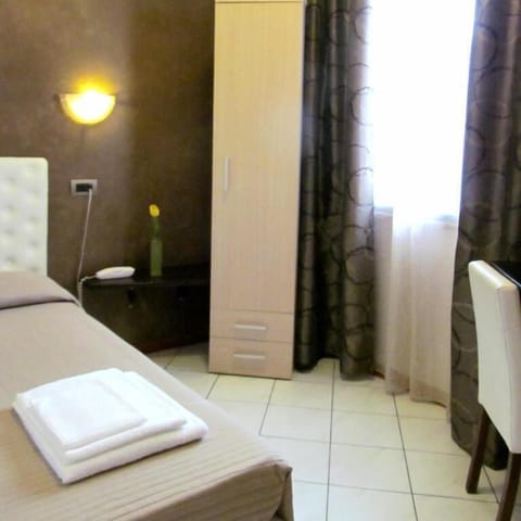 Classic Single Room | Desk, laptop workspace, free WiFi, bed sheets