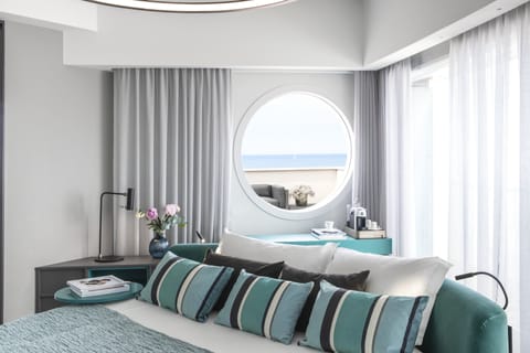 Grand Suite | Minibar, in-room safe, blackout drapes, soundproofing