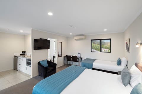 Executive Studio, Multiple Beds, Non Smoking, Kitchenette | In-room safe, blackout drapes, soundproofing, iron/ironing board