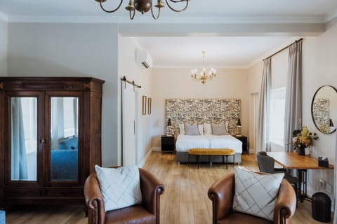 Werf Deluxe Suite 10 | Hypo-allergenic bedding, free minibar items, in-room safe, desk