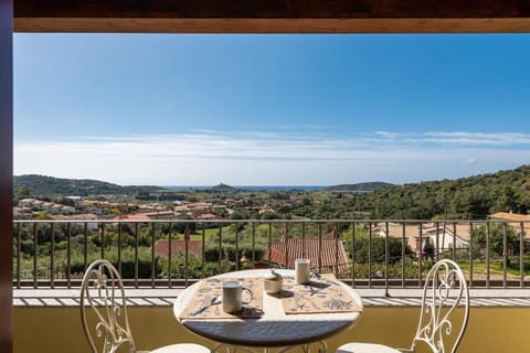 House, 3 Bedrooms, Smoking, Balcony | 3 bedrooms