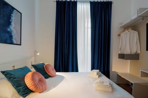 Economy Room | Desk, laptop workspace, free WiFi