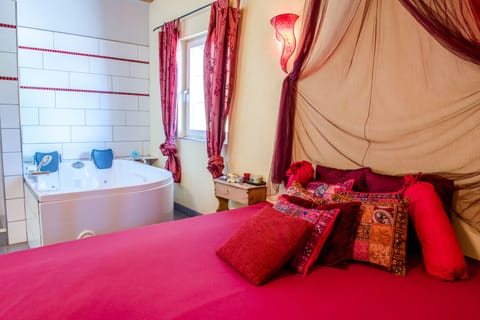 Room (Edelweiss) | Individually decorated, individually furnished, free WiFi