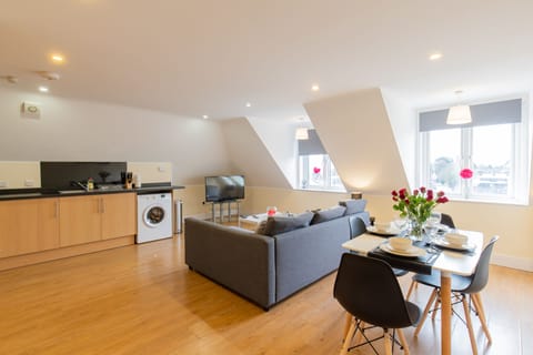 Deluxe Apartment, Private Bathroom, City View (2 bedroom Penthouse) | Lounge