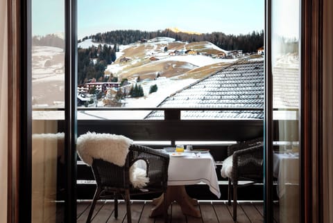 Deluxe Room, Multiple Beds, Mountain View | View from room