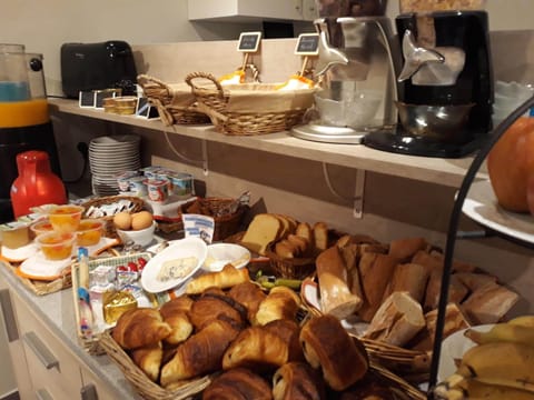 Lunch and dinner served, local cuisine