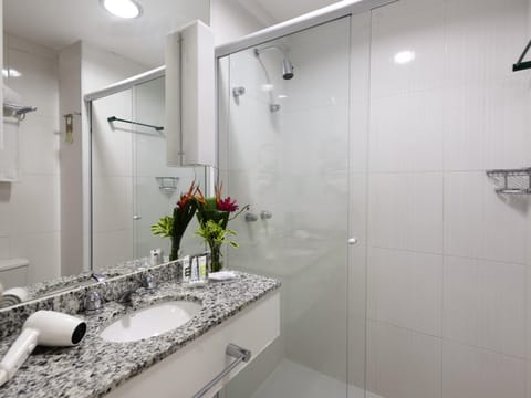 Minibar, in-room safe, desk, iron/ironing board