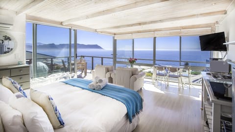 Individually decorated, individually furnished, laptop workspace