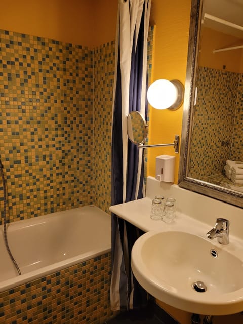 Apartment, 2 Bedrooms | Individually decorated, individually furnished, desk, free WiFi