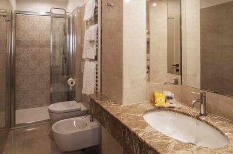 Superior Double or Twin Room | Bathroom | Free toiletries, hair dryer, slippers, bidet