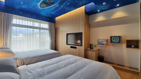Family Quadruple Room | Premium bedding, desk, blackout drapes, soundproofing