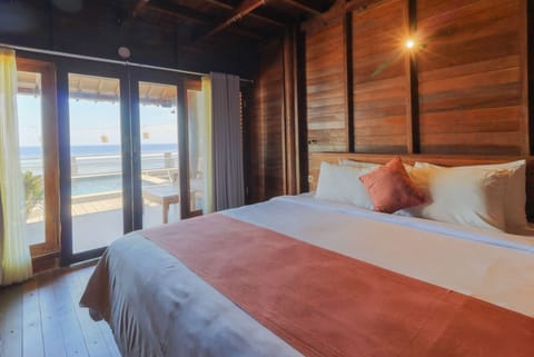 Deluxe Double Bed With Sea View Room | Laptop workspace, free WiFi