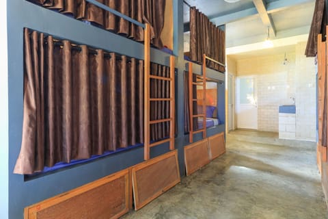 Bunkbeds | Laptop workspace, free WiFi, bed sheets