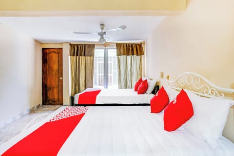 Family Triple Room, Multiple Beds | Egyptian cotton sheets, premium bedding, free cribs/infant beds