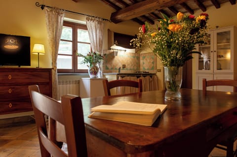 Chalet, 1 Bedroom | Private kitchenette | Electric kettle, highchair