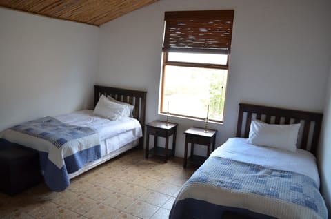 Superior Cottage (Spot-On) | Minibar, bed sheets