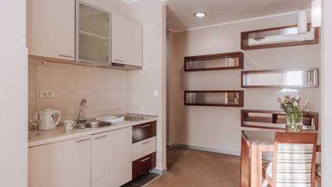 Standard Room | Private kitchen | Mini-fridge, stovetop, electric kettle, cookware/dishes/utensils