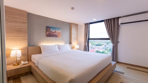 Superior Premier Room | Blackout drapes, free WiFi, bed sheets
