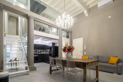 Deluxe Apartment | Living area | Flat-screen TV