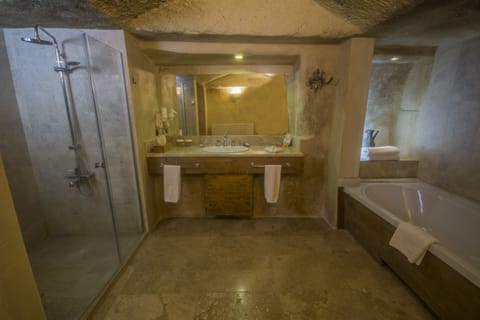 Suite | Bathroom | Separate tub and shower, deep soaking tub, free toiletries, hair dryer