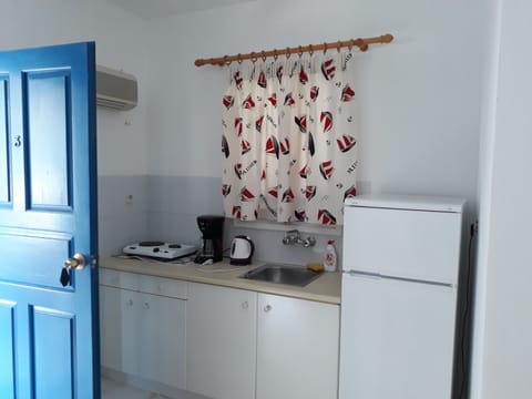 Apartment | 10 bedrooms, blackout drapes, soundproofing, iron/ironing board