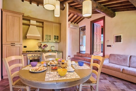 Family Apartment | Private kitchen | Espresso maker, coffee/tea maker, electric kettle