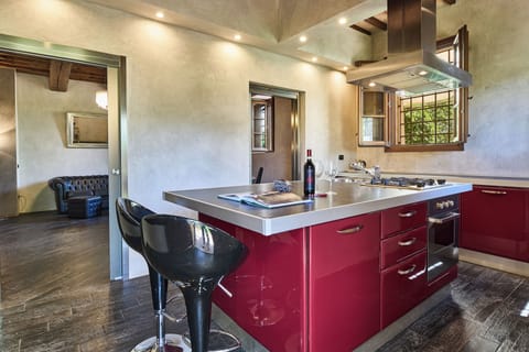 Deluxe Apartment, 1 Bedroom | Private kitchen | Espresso maker, coffee/tea maker, electric kettle