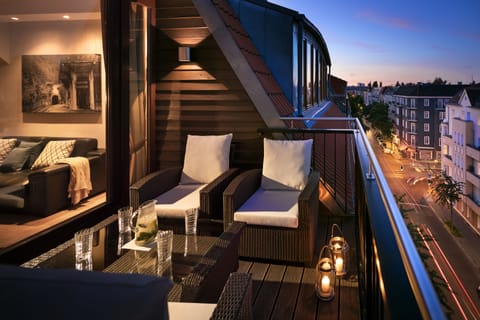Keyless Easy Entry 24/7 - Deluxe 1 Bedroom Apartment | Balcony