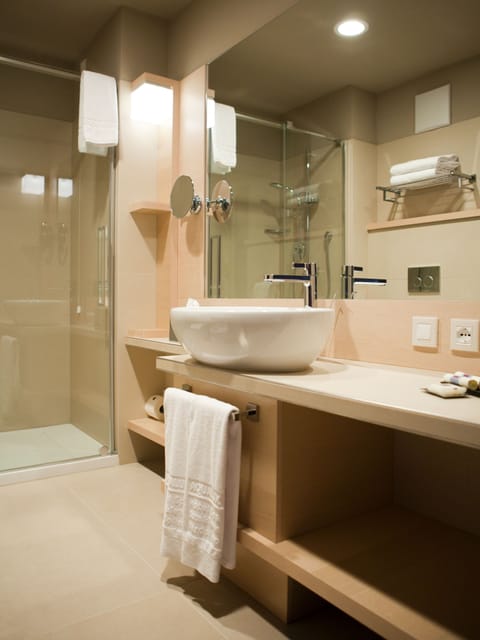 Free toiletries, hair dryer, bathrobes, slippers