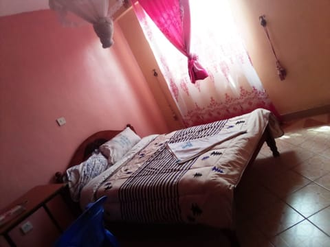 Executive Room | Desk, free WiFi, bed sheets