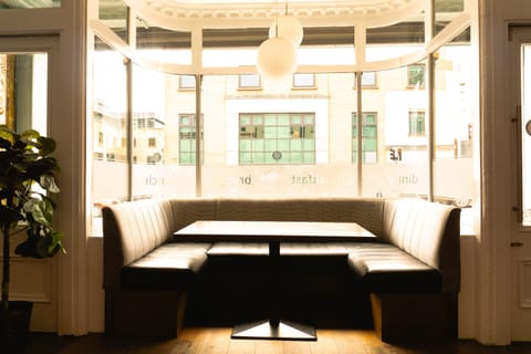 Daily continental breakfast (EUR 10.00 per person)