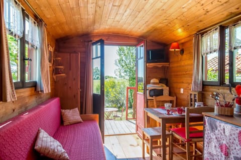 Room Roulotte Trailer | View from room