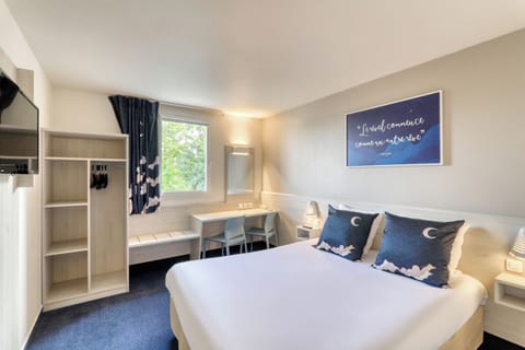 Classic Double Room | Desk, soundproofing, iron/ironing board, bed sheets