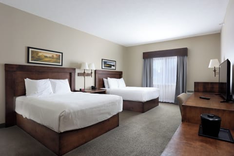 Standard Double Room | Desk, laptop workspace, blackout drapes, iron/ironing board