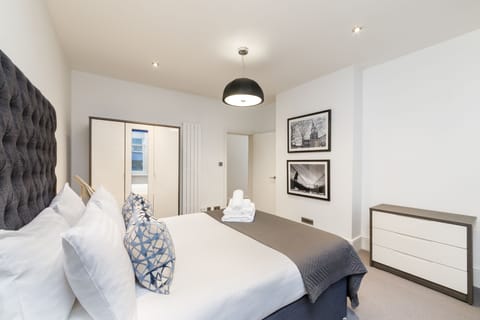 Apartment, 1 Bedroom | 1 bedroom, individually decorated, individually furnished