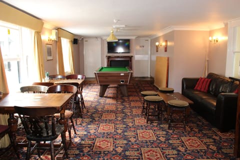 Triple Room, Ensuite | Bar (on property)