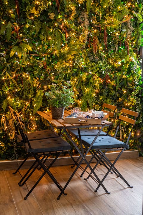 Classic Quadruple Room | Terrace/patio