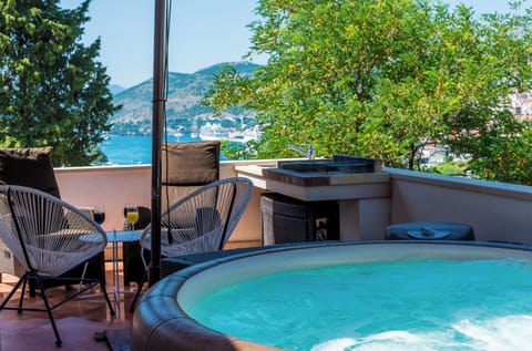 Private spa tub